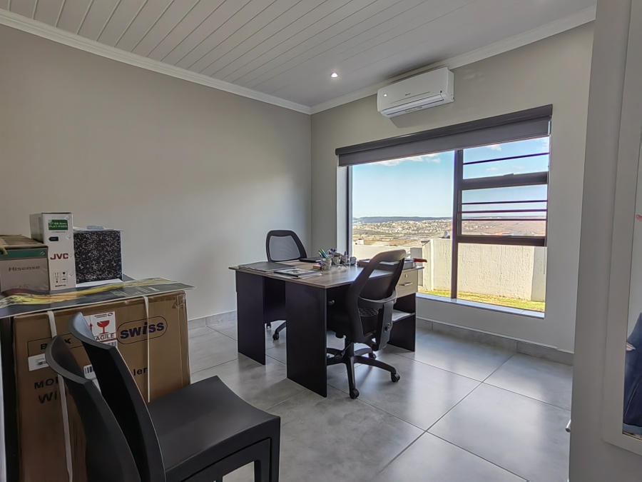 4 Bedroom Property for Sale in Monte Christo Western Cape